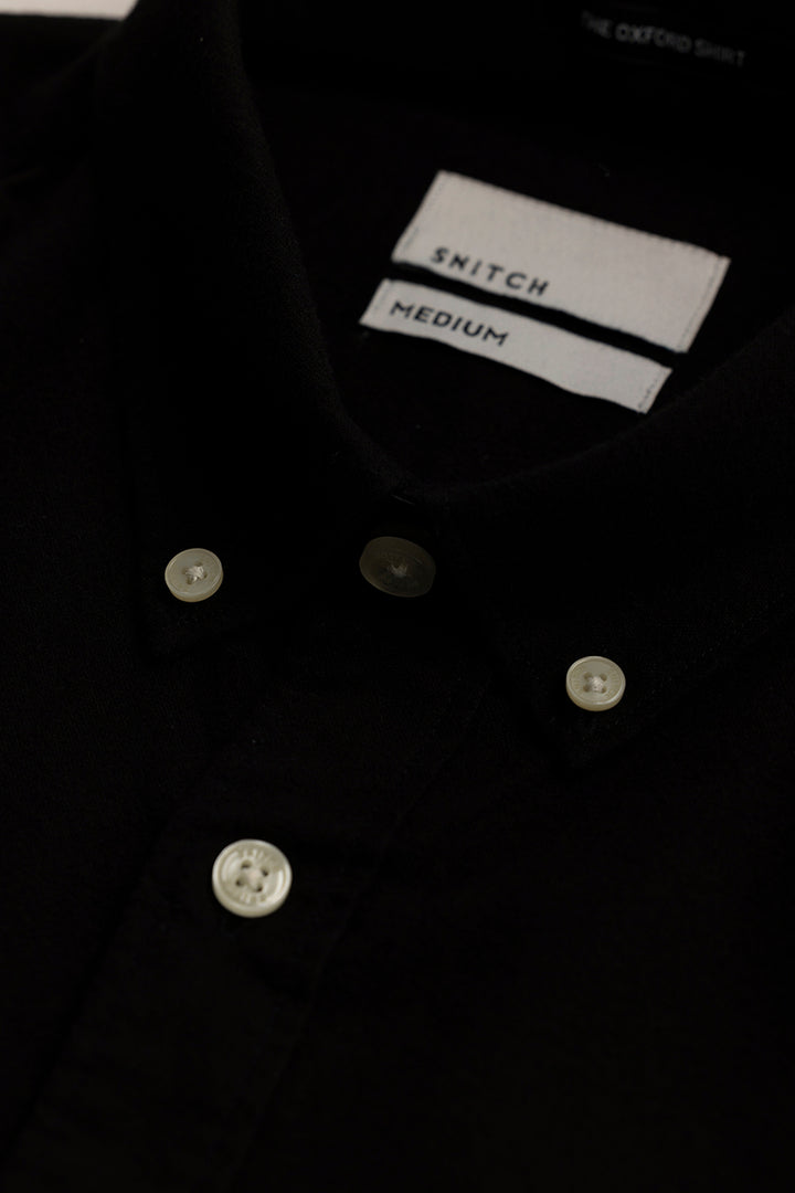 ClassicContour Plain Black Shirt