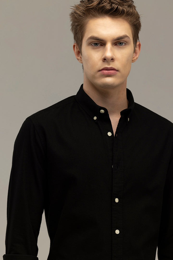 ClassicContour Plain Black Shirt