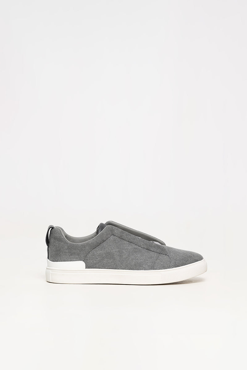 Buy Men's Grey Low Top Sneaker Online | SNITCH