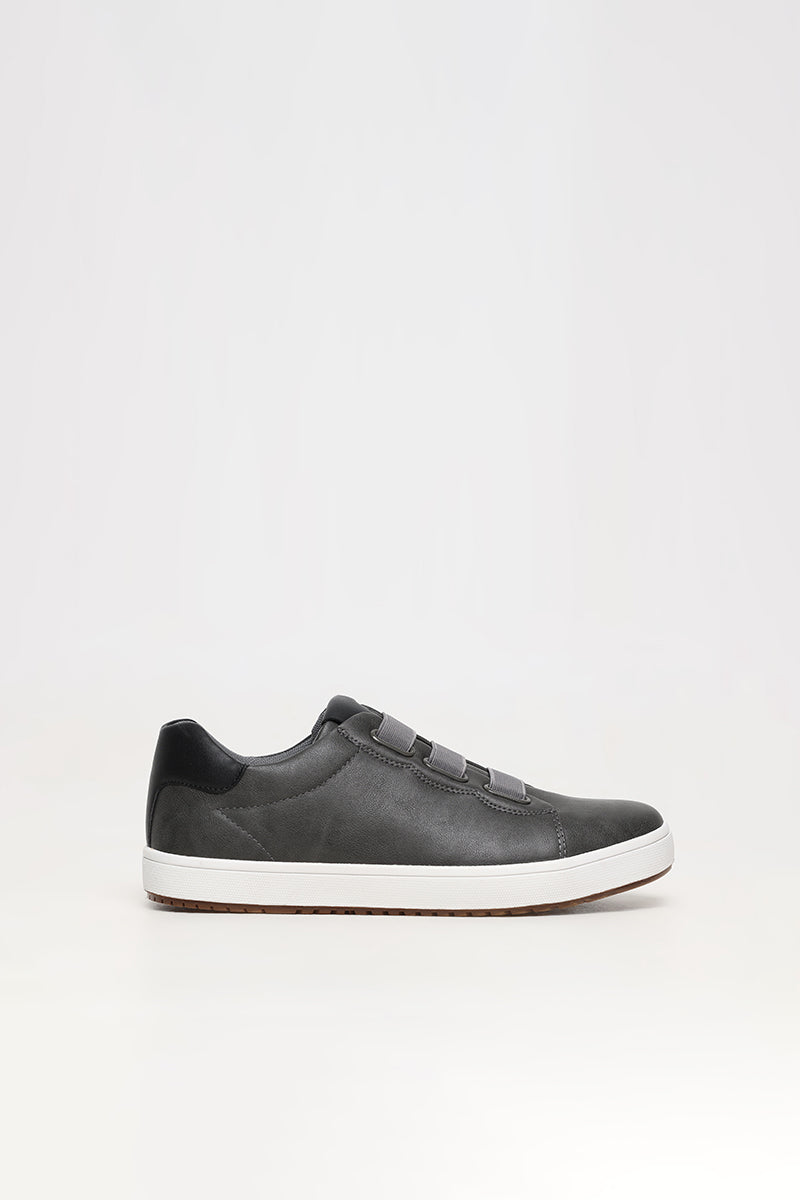 Black Low Top Sneaker