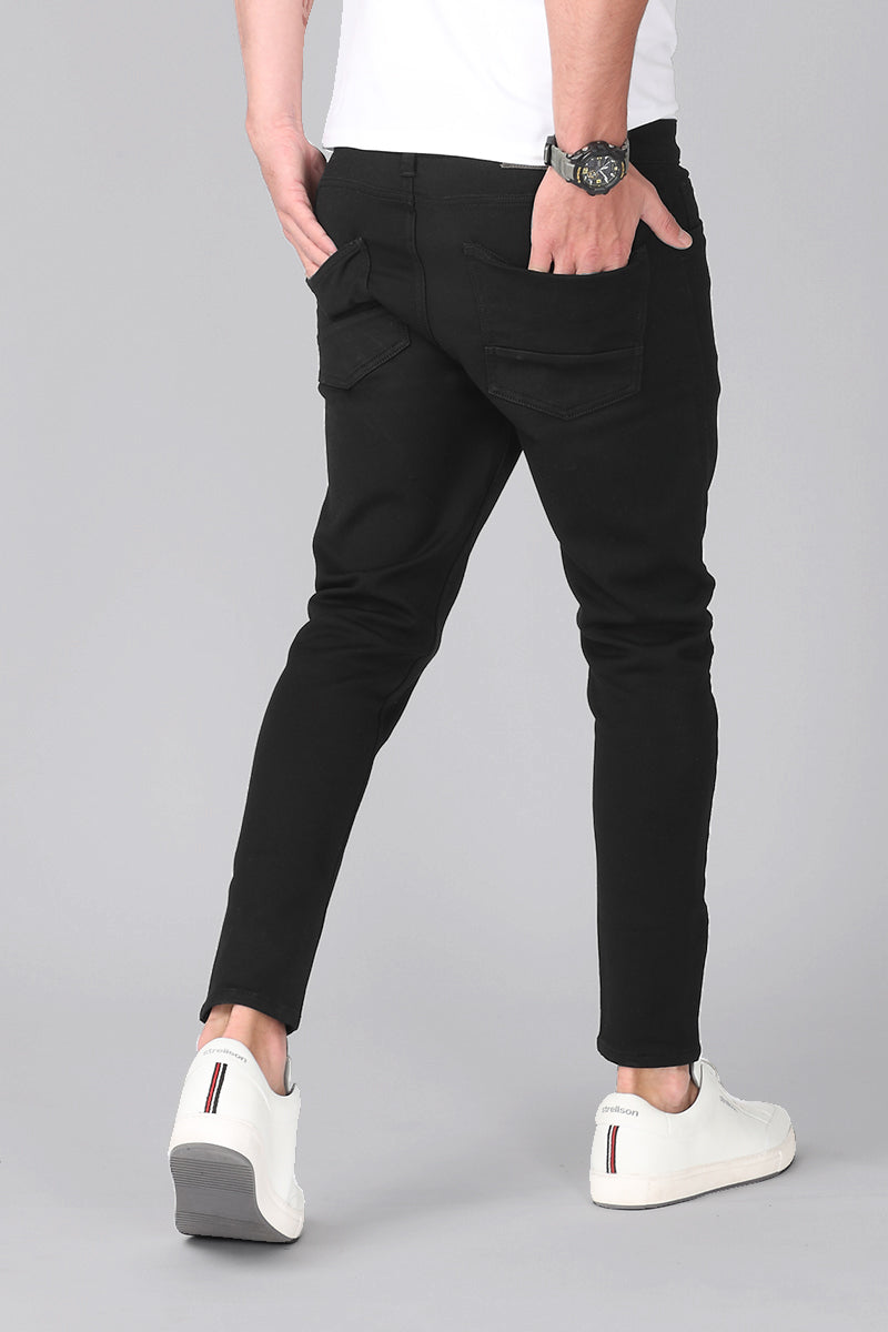 Black pants that fashion are not jeans